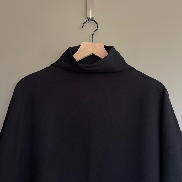 Vuori Cleo Sweatshirt Black Funnelneck Size Small Casual Comfortable Athletic - Picture 5 of 16
